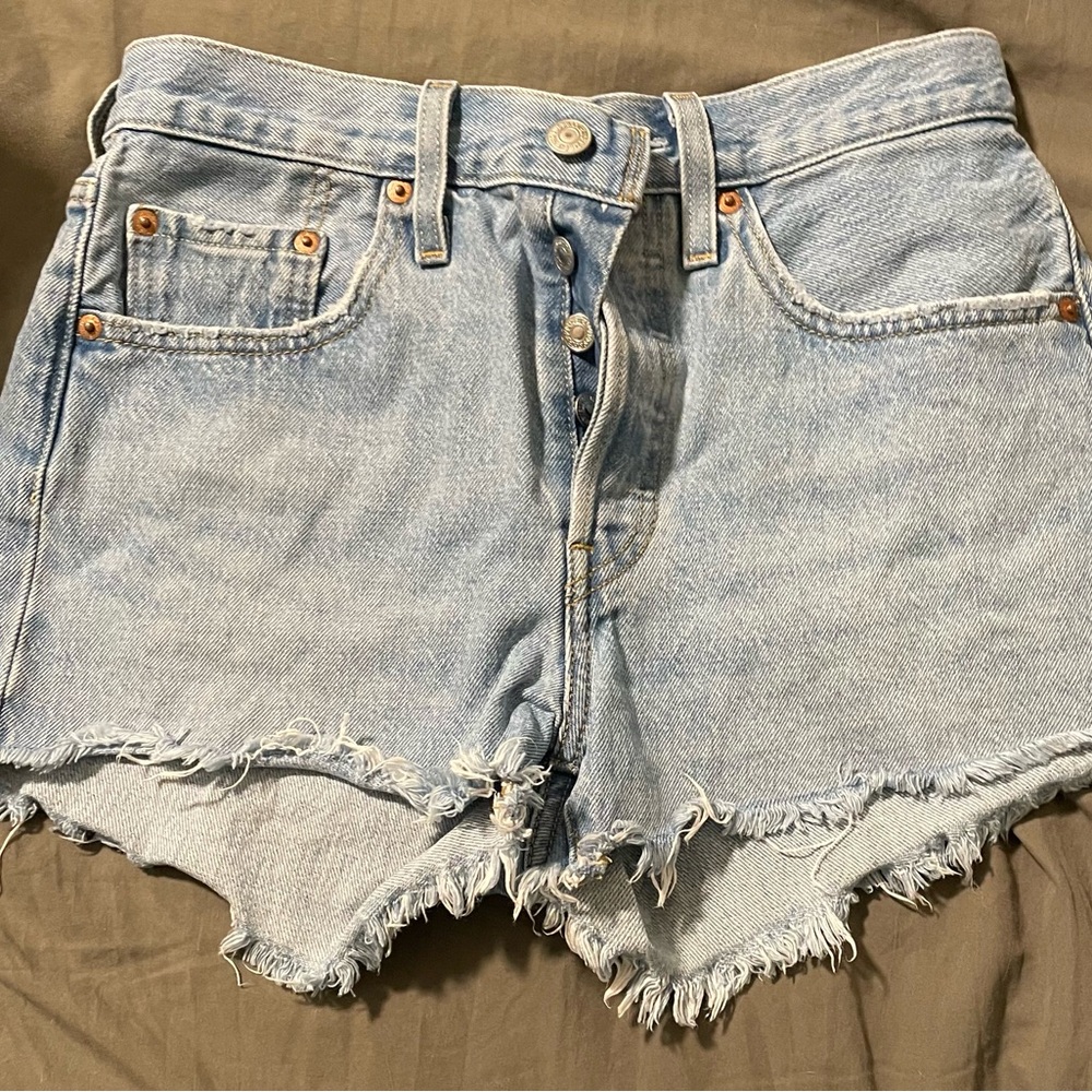 Levi’s 501 sz 26 Denim Women Shorts